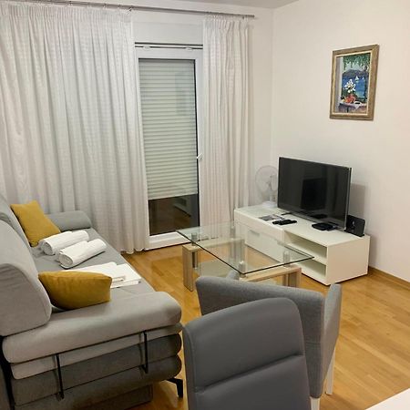 Apartment Pearl-Free Parking Makarska Exterior photo
