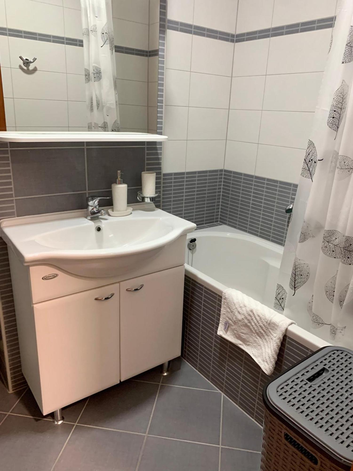 Apartment Pearl-Free Parking Makarska Exterior photo